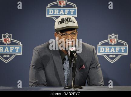 26 avril 2018 - Arlington, TX, USA - L'équipe défensive de l'UT San Antonio Marcus Davenport est choisie 14e au classement général par les Saints de la Nouvelle-Orléans lors de la draft de la NFL au AT&T Stadium d'Arlington, Texas, le jeudi 26 avril 2018. (Crédit image : © Paul Moseley/TNS via ZUMA Wire) Banque D'Images