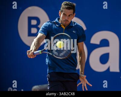 26 avril 2018 - Barcelone, Catalogne, Espagne - Guillermo Garcia-Lopez (ESP) pendant le jour 4 du 'Barcelona Open Banc Sabadell' 2018. Nadal a gagné 6 :1, 6 :3 (crédit image : © Matthias Oesterle via ZUMA Wire) Banque D'Images