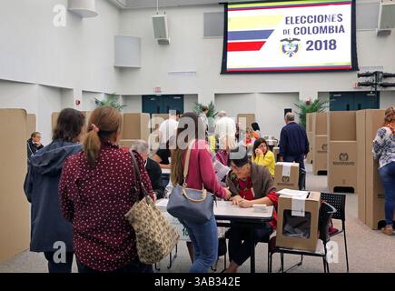 27 mai 2018 - FL, USA - les Colombiens de Miami, Floride votent au premier tour de l'élection présidentielle colombienne au campus Miami-Dade Wolfson le dimanche 27 mai 2018. Même si le temps était très humide à cause de la tempête tropicale Alberto, la participation était bonne. (Crédit image : © C.M. Guerrero/TNS via ZUMA Wire) Banque D'Images