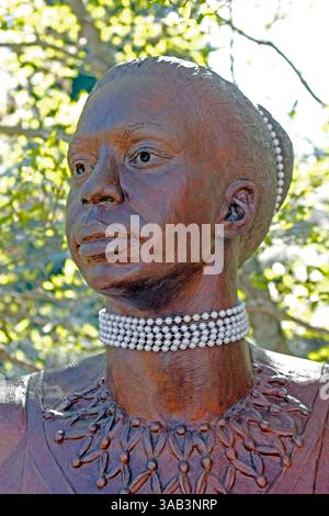 Nina Simone, légendaire chanteuse américaine, auteur-compositeur, pianiste et militante des droits civiques statue à Nina Simone Plaza dans la ville natale Tryon NC sculptu en bronze Banque D'Images