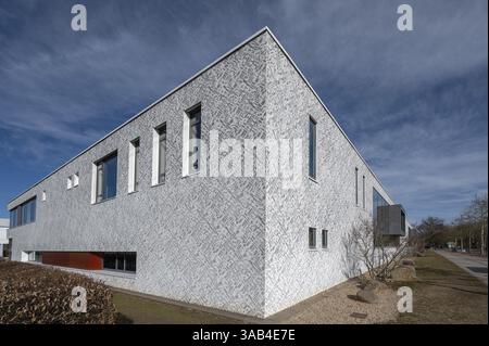 Immeuble de bureaux moderne dans une nouvelle zone de développement, Erlangen, moyenne Franconie, Bavière, Allemagne, Europe Banque D'Images