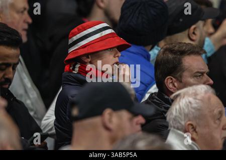 Nottingham, Royaume-Uni. 01st Apr, 2025. Les fans de Manchester United lors du match de premier League Nottingham Forest vs Manchester United au City Ground, Nottingham, Royaume-Uni, le 1er avril 2025 (photo par Alfie Cosgrove/News images) à Nottingham, Royaume-Uni le 4/1/2025. (Photo par Alfie Cosgrove/News images/SIPA USA) crédit : SIPA USA/Alamy Live News Banque D'Images