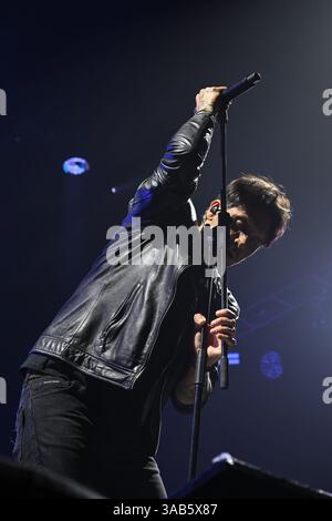 Milan, Italie. 01st Apr, 2025. Fabrizio Moro lors de LA TOURNÉE 2025 au Palazzo dello Sport le 1er avril 2025 à Rome, Italie. Crédit : Domenico Cippitelli/Alamy Live News Banque D'Images