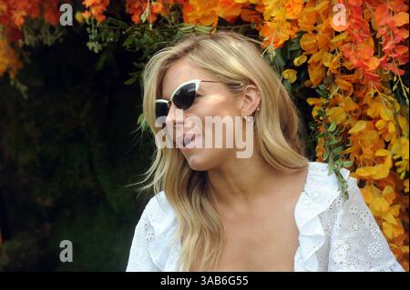 JERSEY JERSEY City, NJ - 02 JUIN : Sienna Miller assiste à la 11e classique annuelle de polo Veuve Clicquot au Liberty State Park le 2 juin 2018 à Jersey City, New Jersey....personnes : Sienna Miller (image crédit : © SMG via ZUMA Wire) Banque D'Images