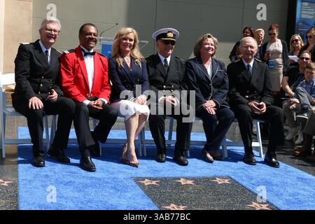 10 mai 2018 - Los Angeles, CA, USA - LOS ANGELES - 10 MAI : Fred Grandy, Ted Lange, Jill Whelan, Gavin MacLeod, Lauren Tewes, Bernie Kopell au Princess Cruises reçoit une plaque d'étoile honoraire en tant qu'ami du Hollywood Walk of Fame au Dolby Theater le 10 mai 2018 à Los Angeles, CA (crédit image : © Kathy Hutchins via ZUMA Wire) Banque D'Images