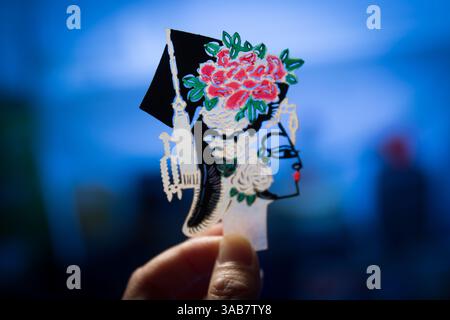 La troupe fait une sortie d'une journée pour voir leur maître, lu Hai, qui a d'abord enseigné l'art à Chen Hongli. Banque D'Images