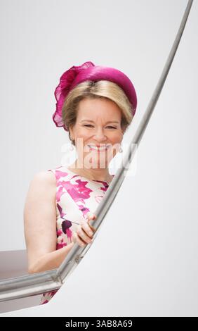 Hai Phong, Vietnam. 02 avril 2025. La reine Mathilde de Belgique photographiée lors de l’ouverture du complexe DEEP C Service dans la province de Quang Ninh, lors d’une visite d’Etat au Vietnam, le mercredi 02 avril 2025 à Hai Phong. Le Roi et la Reine sont en visite officielle au Vietnam du 01 au 03 avril 2025. BELGA PHOTO BENOIT DOPPAGNE crédit : Belga News Agency/Alamy Live News Banque D'Images