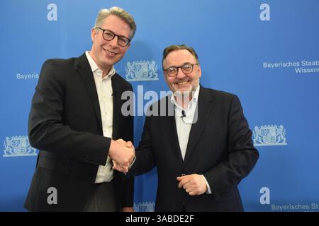 Markus Blume Wissenschaft -Kunstminister Anton Biebl Interimsleiter der Staatsgemaeldesammlungen Muenchen 02.04.2025 Alte Pinakothek der moderne PK Massnahmepaket fuer Bayerns Kunstmuseen und Sammlungen - Muenchen *** Markus Blume Science Ministre de l'Art Anton Biebl Directeur intérimaire des collections du Musée d'Etat Munich 02 04 2025 Alte Pinakothek der Moderne PK ensemble de Munich Banque D'Images