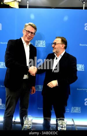 Markus Blume Wissenschaft -Kunstminister Anton Biebl Interimsleiter der Staatsgemaeldesammlungen Muenchen 02.04.2025 Alte Pinakothek der moderne PK Massnahmepaket fuer Bayerns Kunstmuseen und Sammlungen - Muenchen *** Markus Blume Science Ministre de l'Art Anton Biebl Directeur intérimaire des collections du Musée d'Etat Munich 02 04 2025 Alte Pinakothek der Moderne PK ensemble de Munich Banque D'Images