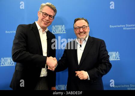 Markus Blume Wissenschaft -Kunstminister Anton Biebl Interimsleiter der Staatsgemaeldesammlungen Muenchen 02.04.2025 Alte Pinakothek der moderne PK Massnahmepaket fuer Bayerns Kunstmuseen und Sammlungen - Muenchen *** Markus Blume Science Ministre de l'Art Anton Biebl Directeur intérimaire des collections du Musée d'Etat Munich 02 04 2025 Alte Pinakothek der Moderne PK ensemble de Munich Banque D'Images