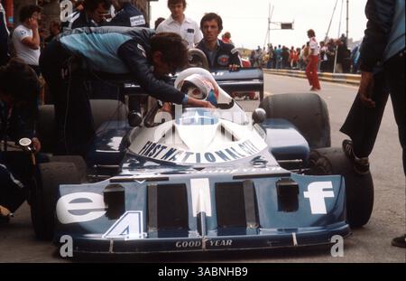 Patrick Depailler (FRA) Tyrrell P34 a pris sa retraite au trente et unième tour avec une panne moteur... Grand Prix de Hollande, Rd 13, Zandvoort, Hollande, 28 août 1977. (Crédit image : ©Sutton Motorsports/ZUMA Press) Banque D'Images
