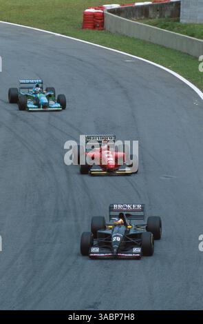 Karl Wendlinger (AUT) Sauber C13 mène Gerhard Berger et Jos Verstappen...Grand Prix du Brésil, Interlagos, 27 mars 1994 (image crédit : ©Sutton Motorsports/ZUMA Press) Banque D'Images