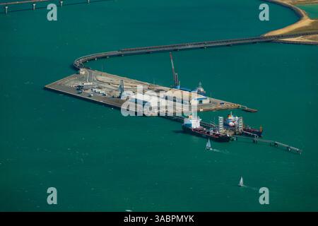 France, Charente-maritime (17), la Rochelle, port de commerce Atlantique, escale (vue aérienne) Banque D'Images