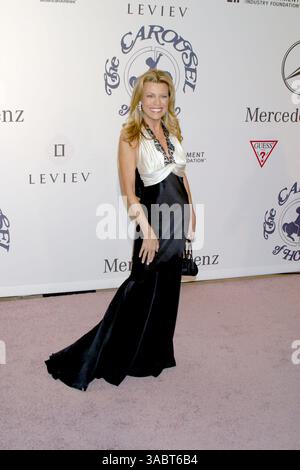 Oct 28, 2006 - Los Angeles, CA, États-Unis - VANNA WHITE au 17e Carrousel of Hope Ball au profit du Barbara Davis Center for Childhood Diabetes, qui s'est tenu à l'hôtel Beverly Hilton. (Crédit image : © Milan Ryba/ZUMA Press) Banque D'Images