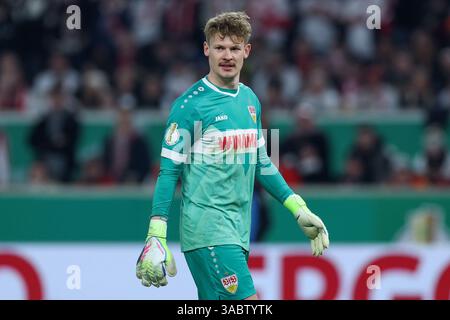Stuttgart, Allemagne. 02 avril 2025. Fussball DFB-Pokal Halbfinale VfB Stuttgart - RB Leipzig AM 02.04.2025 in der MHPArena in Stuttgart Alexander Nuebel ( Stuttgart ) la réglementation DFB interdit toute utilisation de photographies comme séquences d'images et/ou quasi-vidéo. Foto : Revierfoto crédit : ddp Media GmbH/Alamy Live News Banque D'Images