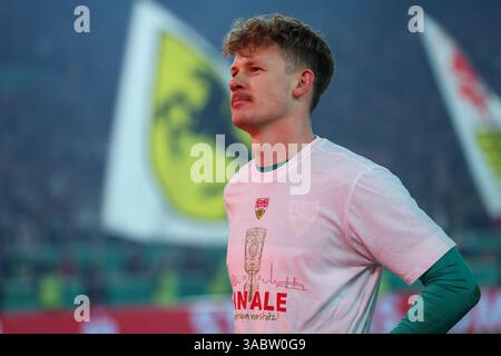 Stuttgart, Allemagne. 02 avril 2025. Fussball DFB-Pokal Halbfinale VfB Stuttgart - RB Leipzig AM 02.04.2025 in der MHPArena in Stuttgart Alexander Nuebel ( Stuttgart ) la réglementation DFB interdit toute utilisation de photographies comme séquences d'images et/ou quasi-vidéo. Foto : Revierfoto crédit : ddp Media GmbH/Alamy Live News Banque D'Images