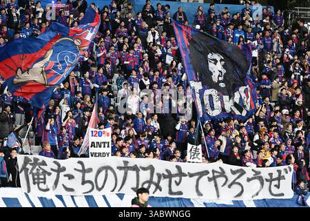 Stade Ajinomoto, Tokyo, Japon. 2 avril 2025. Fans du FC Tokyo, 2 AVRIL 2025 - Football/Football : match de Ligue J1 2025 entre Tokyo Verdy 2-2 FC Tokyo au stade Ajinomoto, Tokyo, Japon. Crédit : MATSUO. K/AFLO SPORT/Alamy Live News Banque D'Images