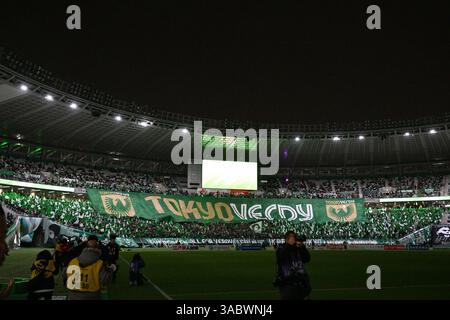 Stade Ajinomoto, Tokyo, Japon. 2 avril 2025. Fans de Tokyo Verdy, 2 AVRIL 2025 - Football/Football : match de Ligue J1 2025 entre Tokyo Verdy 2-2 FC Tokyo au stade Ajinomoto, Tokyo, Japon. Crédit : MATSUO. K/AFLO SPORT/Alamy Live News Banque D'Images