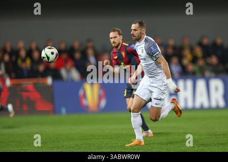 Niepolomice, Pologne. 01st Apr, 2025. Mateusz Cholewiak de Puszcza Niepolomice vu en action lors de la COUPE DE POLOGNE 2024/2025 match de football entre Puszcza Niepolomice et Pogon Szczecin au stade Municipal. Score final ; Puszcza Niepolomice 0 :3 Pogon Szczecin crédit : SOPA images Limited/Alamy Live News Banque D'Images