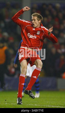 19 février 2008 : Peter Crouch de Liverpool lors du match de première manche de l'UEFA Champions League entre l'Inter Milan et Liverpool à Anfield, Liverpool, Angleterre (crédit image : © Cal Sport Media/ZUMA Press) Banque D'Images