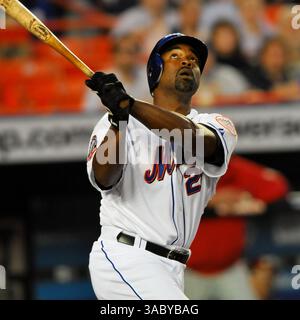 10 avril 2008 - Queens, New York City, NY, USA - CARLOS DELGADO (21). Les mets de New York accueillent les Philadelphia Phillies au Shea Stadium dans le Queens, New York. (Crédit image : © Cal Sport Media/ZUMA Press) Banque D'Images