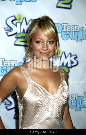 07 août 2004 ; Hollywood, CA, États-Unis ; NICOLE RICHIE à la Teen People party 2004 dans les collines d'Hollywood. Banque D'Images