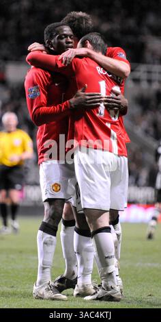 23 février 2008 - Newcastle, Royaume-Uni - LOUIS SAHA de Manchester United célèbre son but lors du match de Barclays FA premier League entre Newcastle United et Manchester United au St James' Park de Newcastle. Manchester United bat Newcastle 5-1. (Crédit image : © Jed Wee/Cal Sport Media/ZUMA Press) Banque D'Images