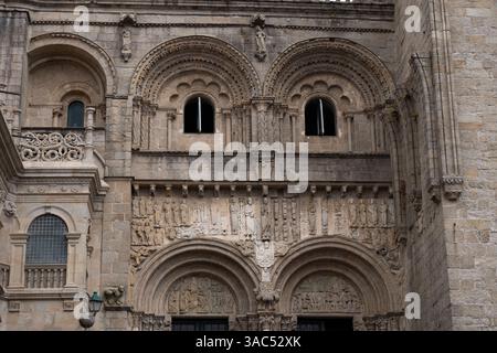 Fachada de las Platerías (façade des artistes orfèvres), de style roman, construite entre 1103 et 1117. Cathédrale Saint-Jacques-de-Compostelle. Ajouté à Banque D'Images