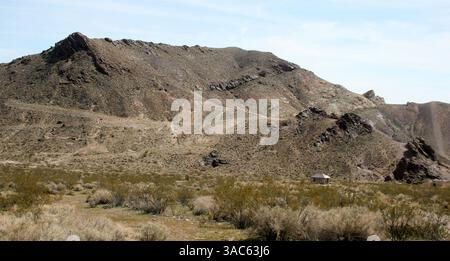 Mar 12, 2008 - Rhyolite, Nevada, Etats-Unis - la vieille ville fantôme du Nevada de Rhyolite, à environ 125 miles au nord de Las Vegas, est maintenant une ville fantôme du désert. L'ancien site de la mine d'or, construit en 1904, comptait à une époque plus de 10 000 résidents. (Crédit image : © Barry Sweet/ZUMA Press) Banque D'Images