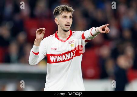 Stuttgart, Ger. 02 avril 2025. IM Bild : Atakan Karazor (VFB Stuttgart, 16), 02.04.2025, Fussball, DFB-Pokal, Halbfinale, VfB Stuttgart - RB Leipzig, GER, Stuttgart, MHPArena, DFB LA RÉGLEMENTATION INTERDIT TOUTE UTILISATION DE PHOTOGRAPHIES COMME SÉQUENCES D'IMAGES ET/OU QUASI-VIDÉO. Foto Credit : HMB Media/Alamy Live News Banque D'Images