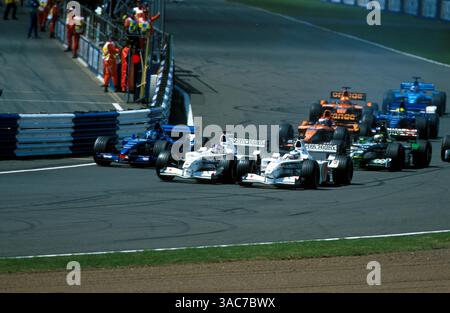 Premier virage..Grand Prix de Grande-Bretagne - Silverstone, Angleterre - 15 juillet 2001..meilleure IMAGE (crédit image : ©Sutton Motorsports/ZUMA Press) Banque D'Images