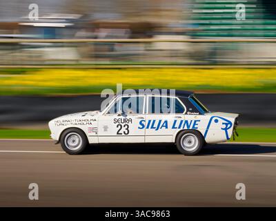 Voiture de course Triumph Dolomite Sprint, essais de réunion des membres 82, circuit automobile de Goodwood, West Sussex UK Banque D'Images