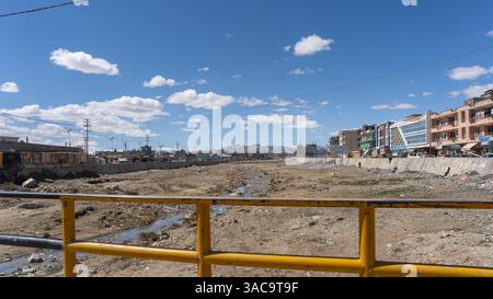 La rivière Ghazni, coule à travers les villes de Ghazni, Afghanistan Banque D'Images