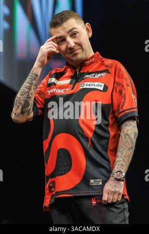 Berlin, Allemagne. 03rd Apr, 2025. Fléchettes : premier League, Journée à Berlin, quarts de finale, Aspinall (Angleterre) - Bunting (Angleterre), Uber Arena. Nathan Aspinall réagit. Crédit : Andreas Gora/dpa/Alamy Live News Banque D'Images