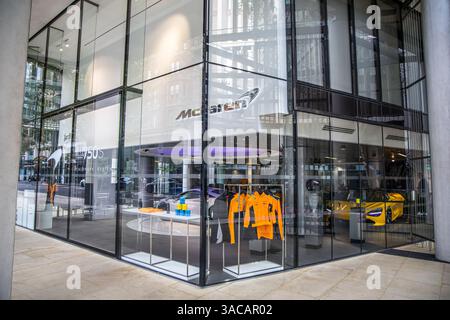 Londres, Royaume-Uni - 14 septembre 2023 : concessionnaire McLaren à Londres Knightsbridge. Banque D'Images