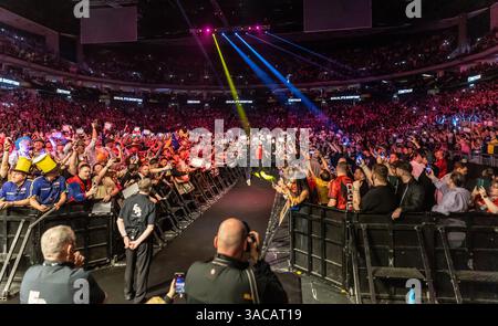 Berlin, Allemagne. 03rd Apr, 2025. Fléchettes : premier League, match à Berlin, Uber Arena. Vue sur l'arène. Crédit : Andreas Gora/dpa/Alamy Live News Banque D'Images