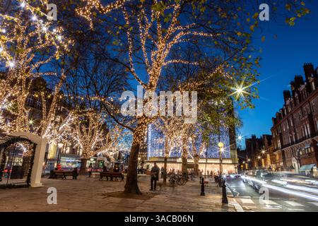 Lumières de Noël à Sloane Square Londres Royaume-Uni Banque D'Images