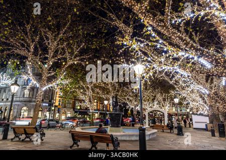 Lumières de Noël à Sloane Square Londres Royaume-Uni Banque D'Images