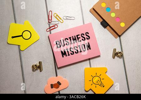 Symbole des valeurs des objectifs de mission. Mots conceptuels objectifs de mission valeurs sur une belle note blanche. Beau fond de billets d'un dollar. Mi. D'affaires Banque D'Images