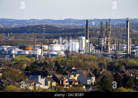 Ruhr Oel GmbH, raffinerie BP Gelsenkirchen, à Ge-Horst, production de produits à partir d'huile minérale, essence, diesel, paraffine, vue sur le quartier Beckh Banque D'Images