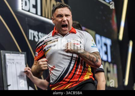 Berlin, Allemagne. 03rd Apr, 2025. Fléchettes : premier League, Journée à Berlin, finale, Bunting (Angleterre) - Price (pays de Galles), Uber Arena. Gerwyn Price encourage. Crédit : Andreas Gora/dpa/Alamy Live News Banque D'Images