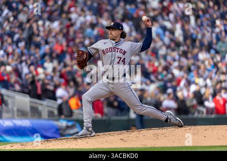 Paul, Minnesota, États-Unis. 3 avril 2025. Le lanceur Houston Astros BRYAN KING livre un terrain à la plaque de la maison. Les Twins du Minnesota et les Astros de Houston se sont affrontés au Target Field pour la journée d'ouverture le 3 avril Les Astros ont gagné le match par un score de 5-2. (Crédit image : © Michael Turner/ZUMA Press Wire) USAGE ÉDITORIAL SEULEMENT ! Non destiné à UN USAGE commercial ! Banque D'Images