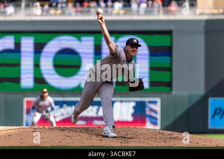 Paul, Minnesota, États-Unis. 3 avril 2025. Houston Astros lanceur HUNTER BROWN offre un terrain à la plaque. Les Twins du Minnesota et les Astros de Houston se sont affrontés au Target Field pour la journée d'ouverture le 3 avril Les Astros ont gagné le match par un score de 5-2. (Crédit image : © Michael Turner/ZUMA Press Wire) USAGE ÉDITORIAL SEULEMENT ! Non destiné à UN USAGE commercial ! Banque D'Images