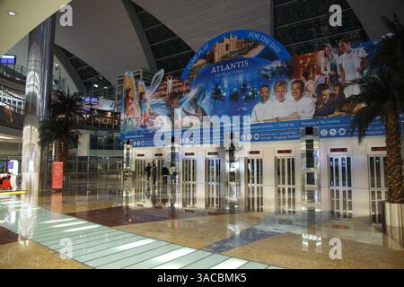 La porte d'entrée de l'aéroport international de Dubaï, Émirats arabes Unis Banque D'Images