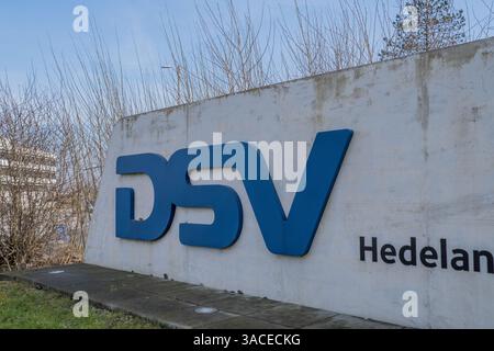 Hedehusene, Danemark. 22 février 2025. La société danoise de transport et de logistique DSV dont le siège social est à Hedehusene. Banque D'Images