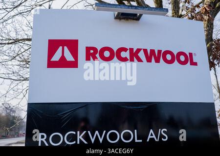 Hedehusene, Danemark. 22 février 2025. La multinationale danoise de produits en laine minérale Rockwool International, dont le siège social est à Hedehusene. Banque D'Images