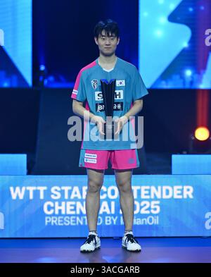 Chennai, Inde. 30 mars 2025. OH Jun-sung, 18 ans, a triomphé du concurrent français Thibault Poret dans un match en simple masculin de sept matchs Banque D'Images