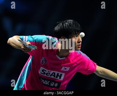 Chennai, Inde. 30 mars 2025. OH Jun-sung, 18 ans, a triomphé du concurrent français Thibault Poret dans un match en simple masculin de sept matchs Banque D'Images