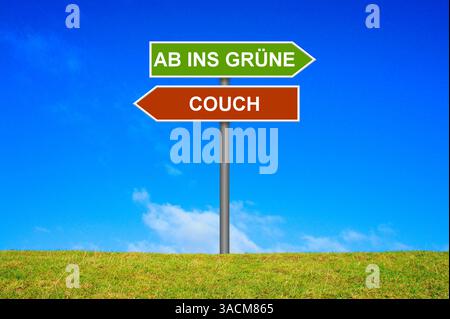 Panneau sur les points de prairie dans la direction du canapé ou hors de la campagne Banque D'Images