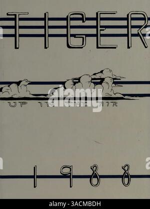 Le South High Yearbook 1988 documente les étudiants, les enseignants, les clubs, l'athlétisme et d'autres événements de l'année scolaire 1987-1988, y compris les réalisations notables des étudiants et les contributions des professeurs. Banque D'Images